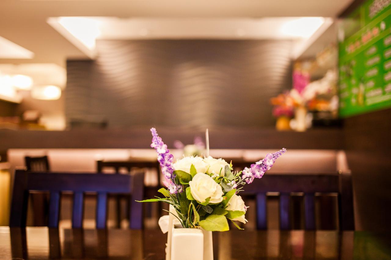 Tara Garden Hotel Bangkok Buitenkant foto