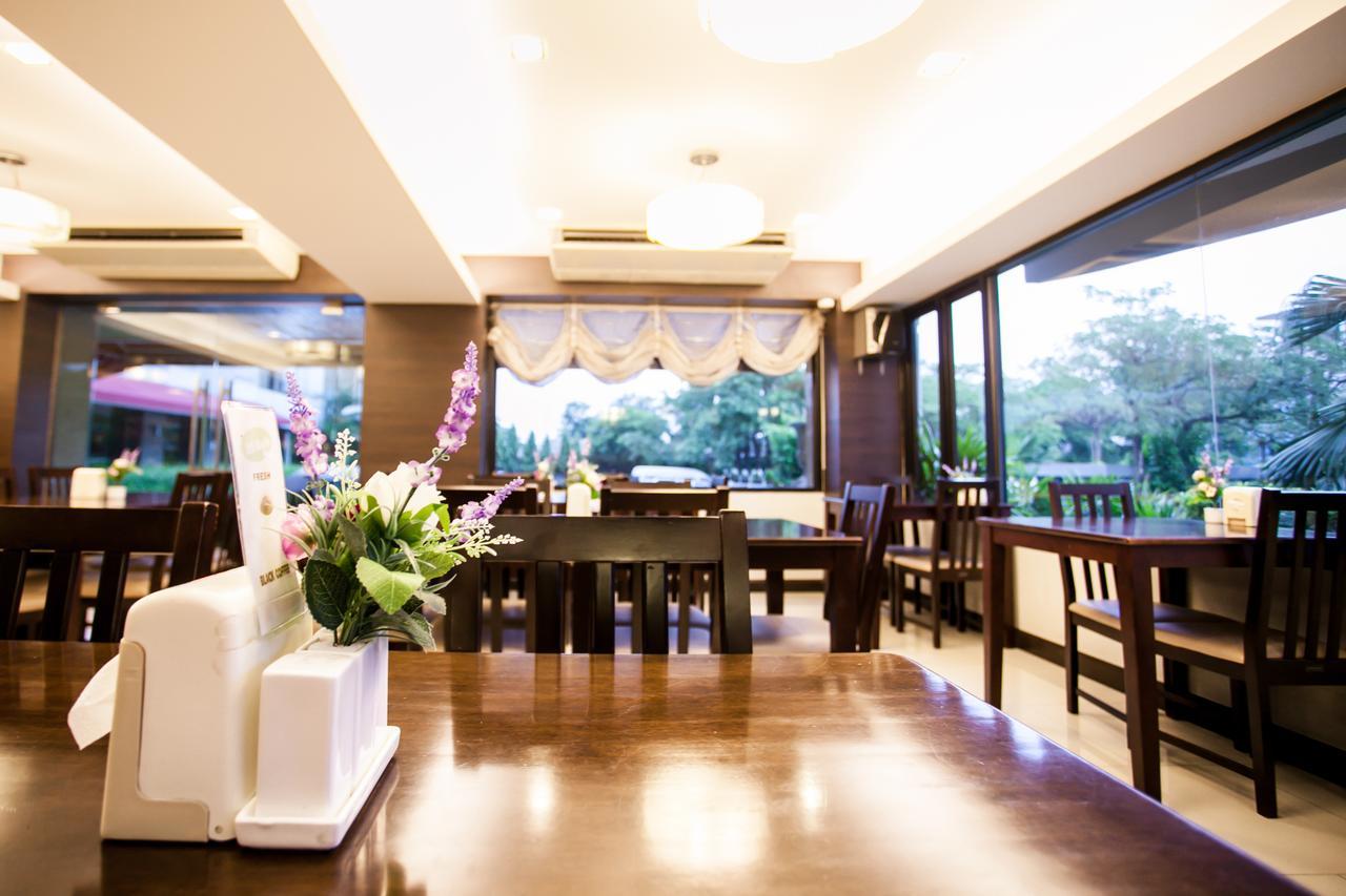 Tara Garden Hotel Bangkok Buitenkant foto