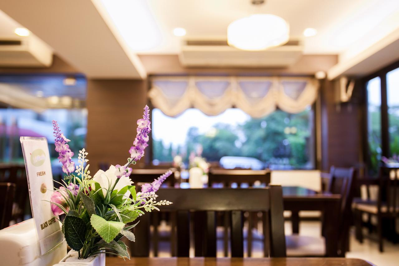 Tara Garden Hotel Bangkok Buitenkant foto