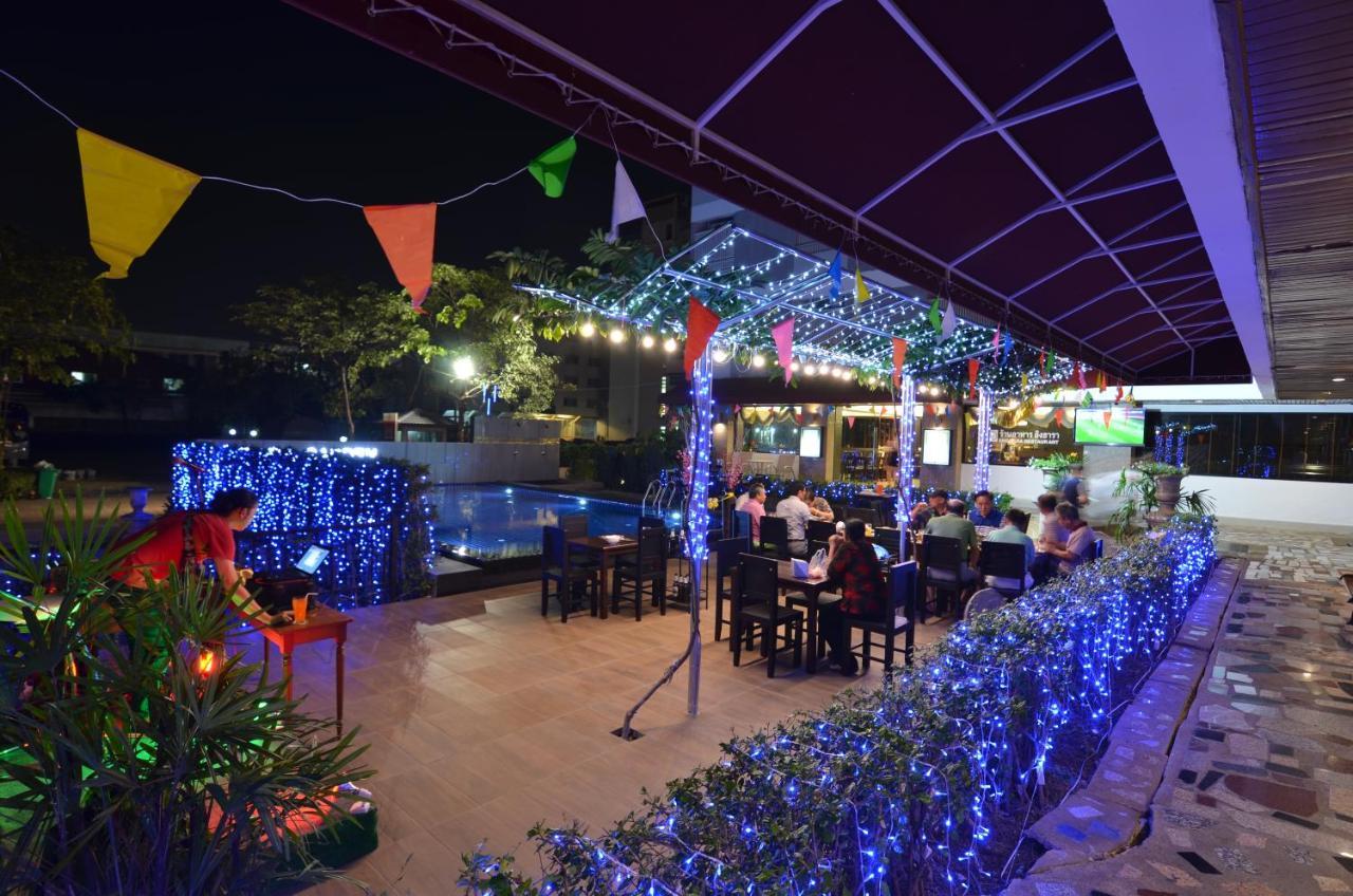 Tara Garden Hotel Bangkok Buitenkant foto