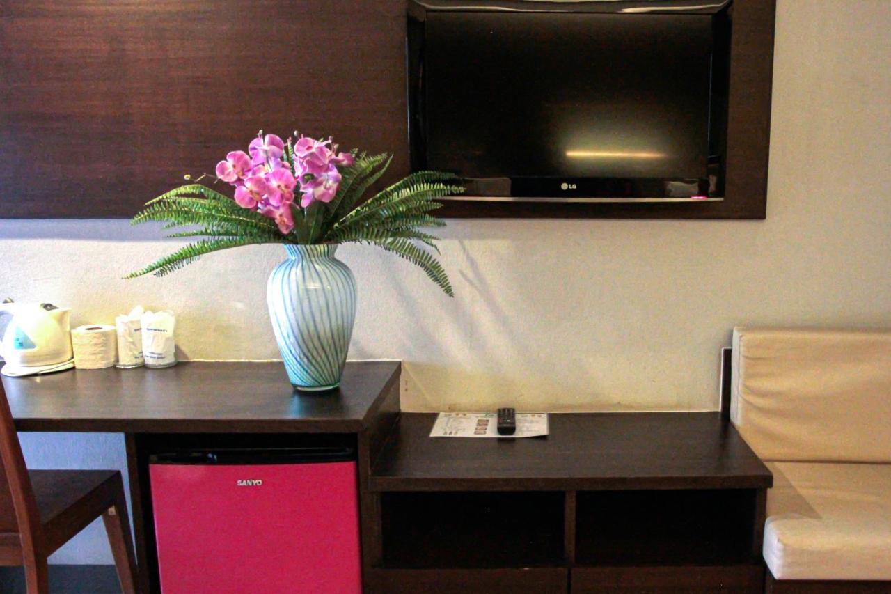 Tara Garden Hotel Bangkok Buitenkant foto