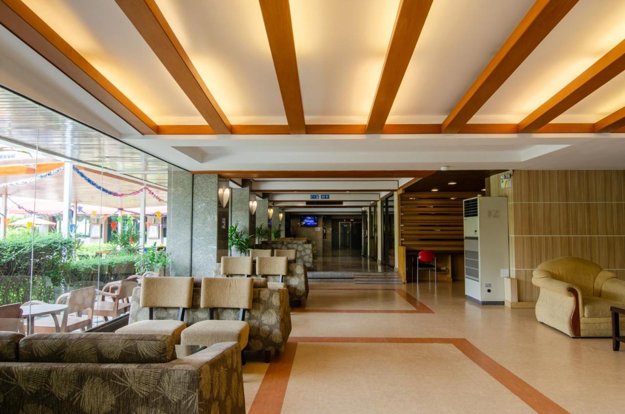 Tara Garden Hotel Bangkok Buitenkant foto