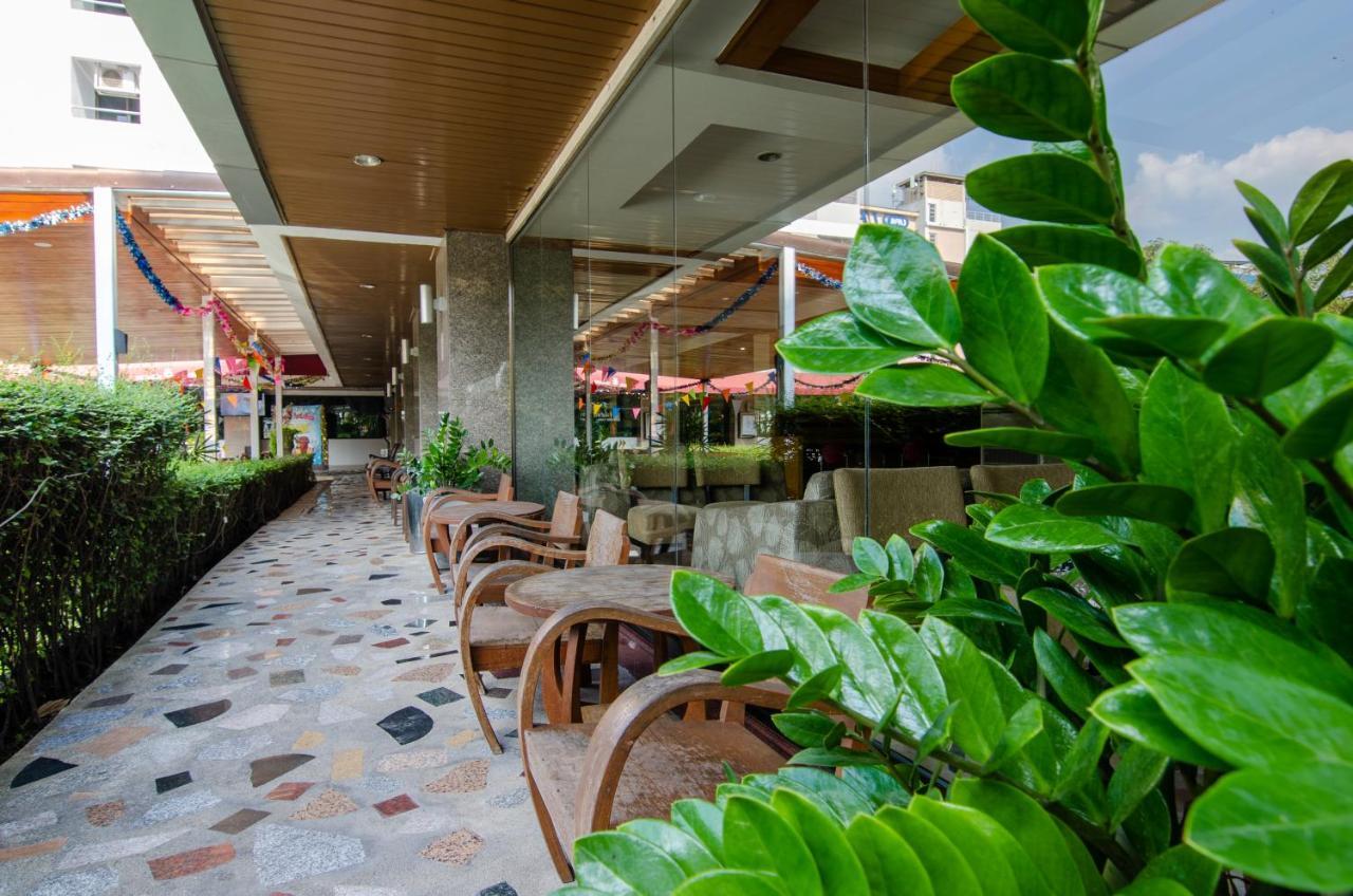 Tara Garden Hotel Bangkok Buitenkant foto